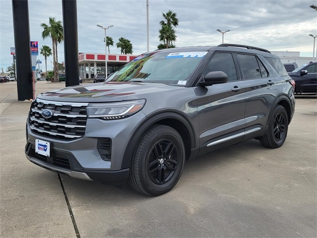 2025 Ford Explorer Active's photo