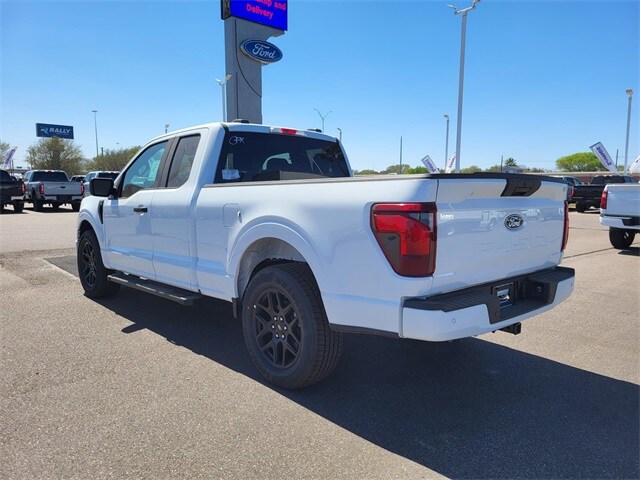 2025 Ford F-150 STX photo 4