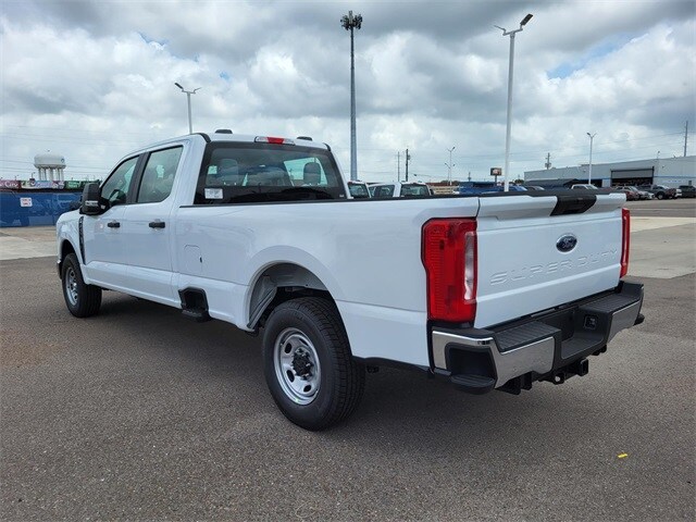 2025 Ford F-250 XL photo 3