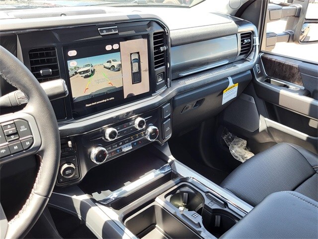2025 Ford F-250 Lariat photo 4