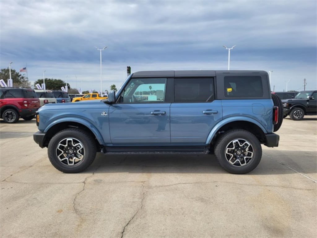 New 2025 Ford Bronco Outer Banks SUV
