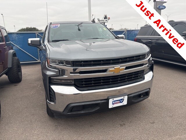 2019 Chevrolet Silverado 1500 LT photo 2