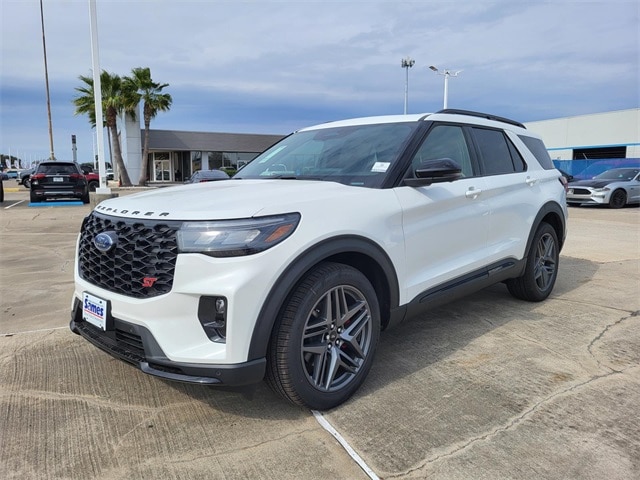 2026 Ford Explorer ST's photo