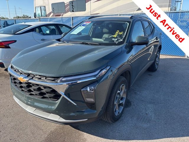 2025 Chevrolet Trax LT's photo