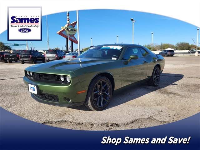 2023 Dodge Challenger SXT's photo