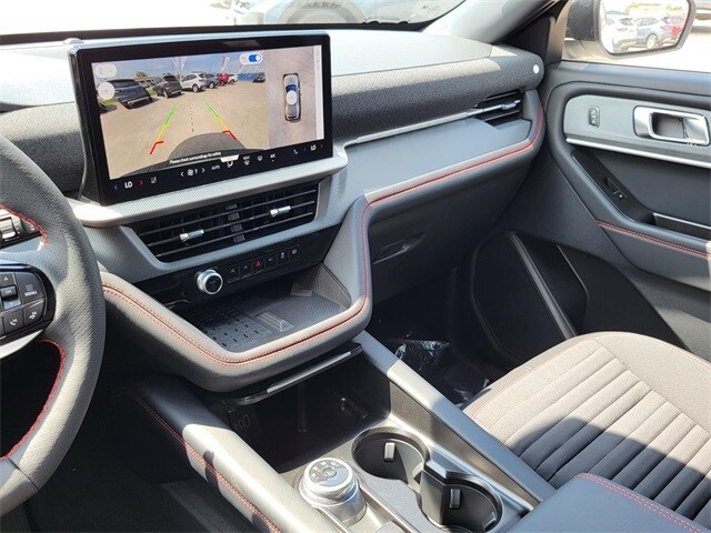 2025 Ford Explorer ST-Line photo 4