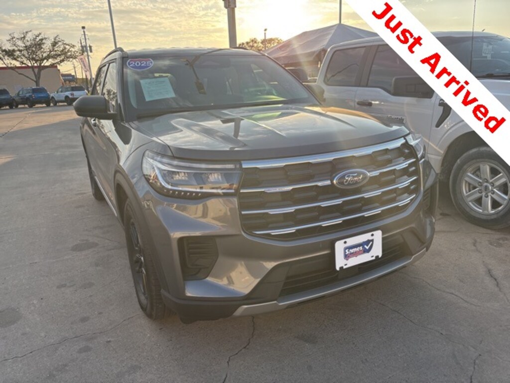 Used 2025 Ford Explorer Active SUV