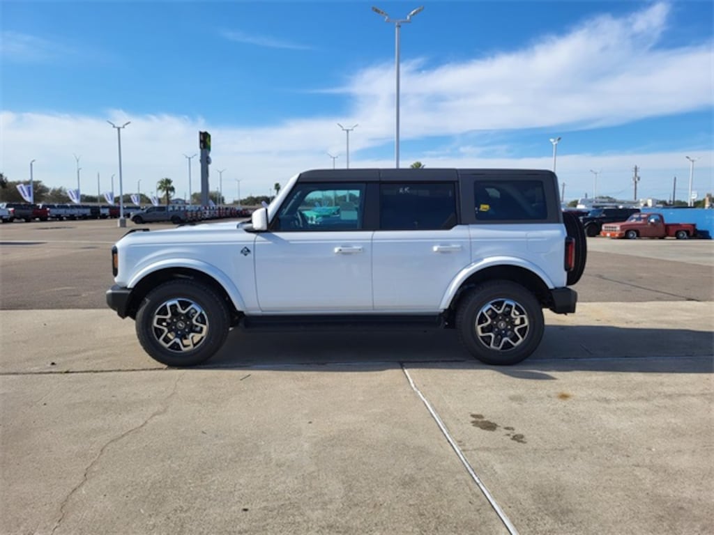 New 2025 Ford Bronco Outer Banks SUV