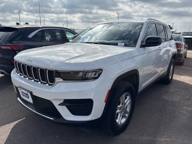 2023 Jeep Grand Cherokee Laredo's photo