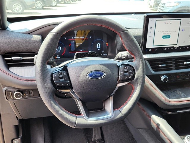 2025 Ford Explorer ST-Line photo 2