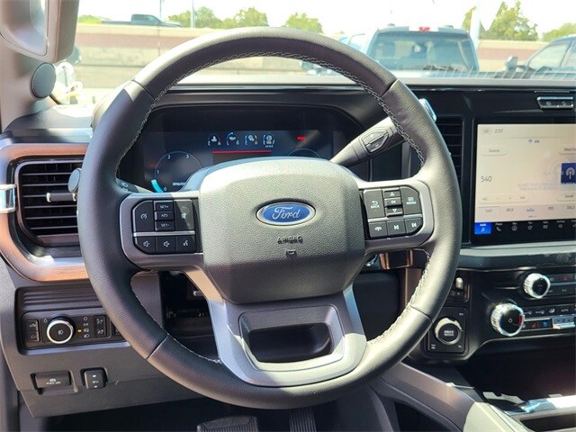 2025 Ford F-250 Lariat photo 2