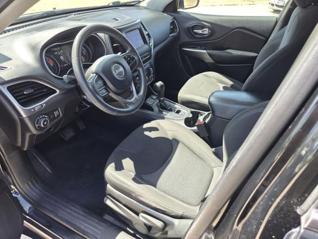 Certified 2019 Jeep Cherokee Latitude SUV