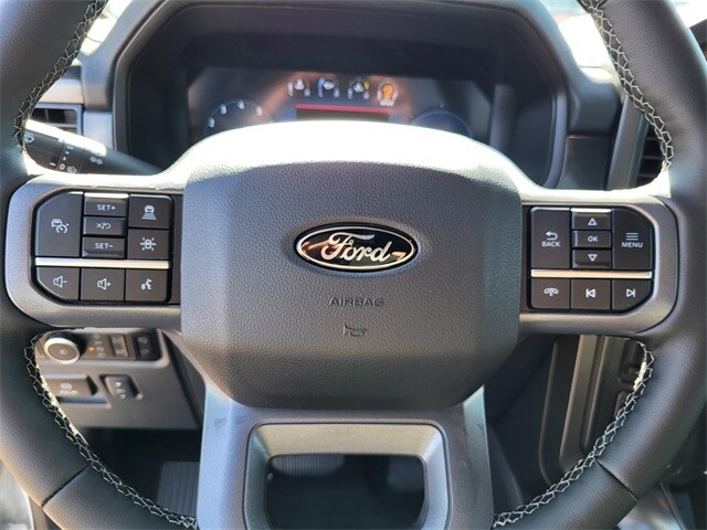 2025 Ford F-150 Lariat photo 3