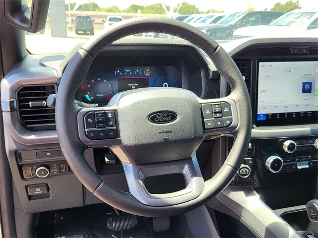2025 Ford F-150 XLT photo 2