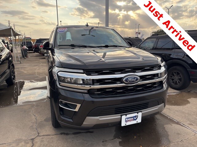 2022 Ford Expedition Limited photo 2