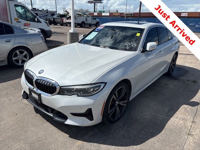 2022 BMW 3 Series 330i Sedan's photo