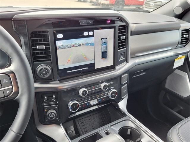 2025 Ford F-150 Platinum photo 4