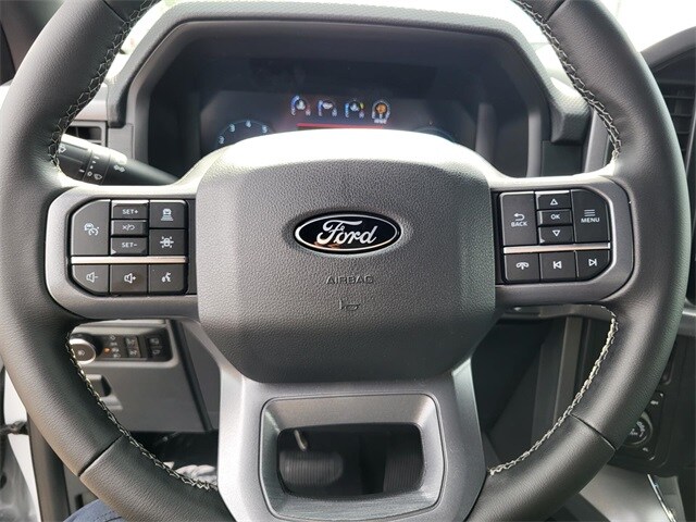 2025 Ford F-150 XLT photo 2