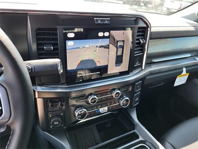 2026 Ford F-250 Lariat photo 4