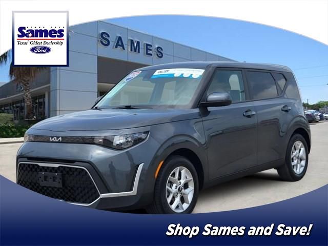 2025 Kia Soul 2.0L LX IVT's photo