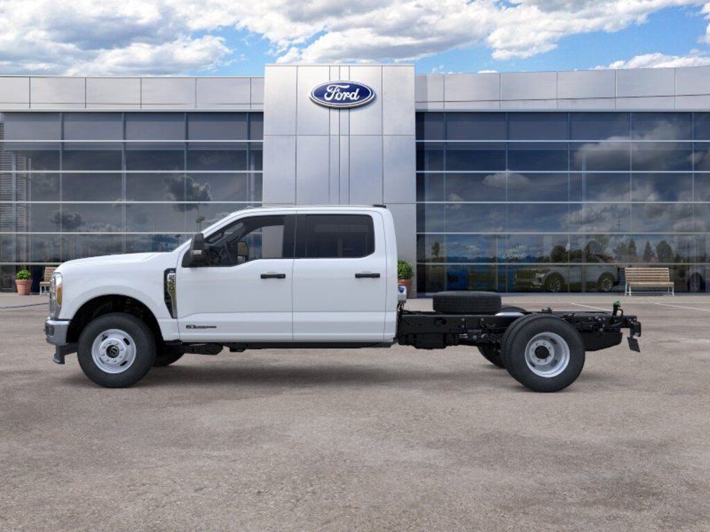 New 2026 Ford F-350 Chassis Truck Crew Cab