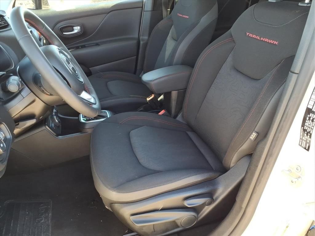 2023 Jeep Renegade Trailhawk - Photo 12