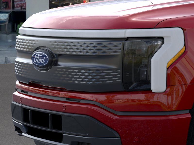 2025 Ford F-150 Lightning Flash - Photo 17