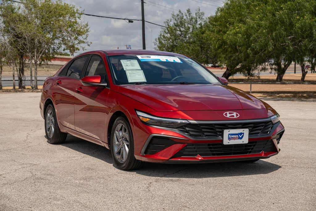 Used 2024 Hyundai Elantra SEL with VIN KMHLM4DG8RU737433 for sale in Harlingen, TX