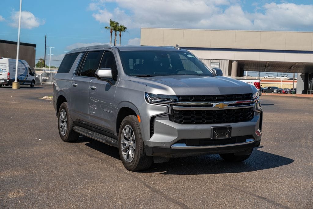 2024 Chevrolet Suburban 2WD 1500 LS's photo