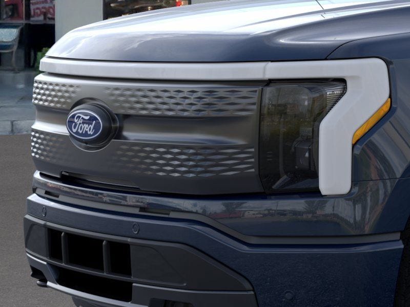 2025 Ford F-150 Lightning Flash - Photo 17