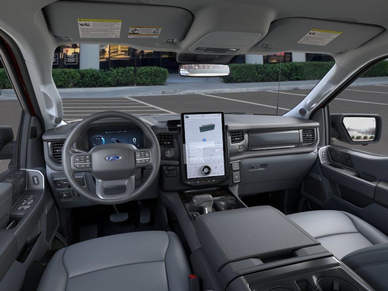 2025 Ford F-150 Lightning Flash - Photo 9