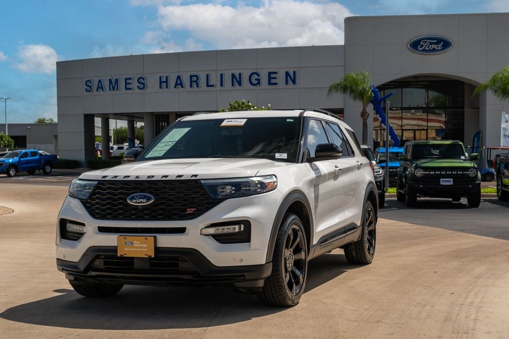 2023 Ford Explorer ST 4WD's photo