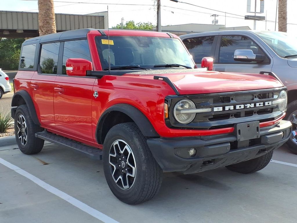 2023 Ford Bronco Outer Banks 4x4's photo