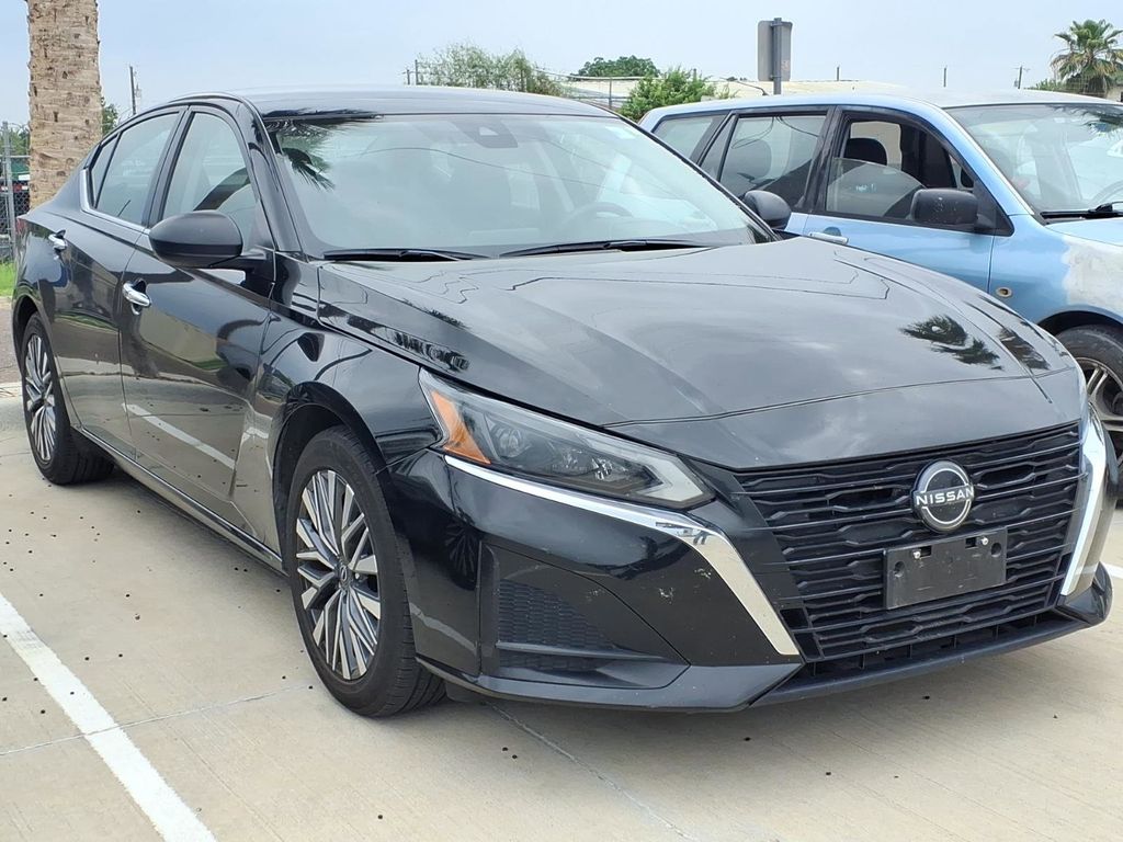 2024 Nissan Altima SV