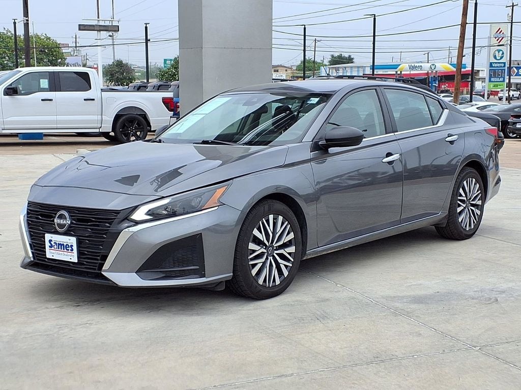 Certified 2024 Nissan Altima 2.5 SV Sedan