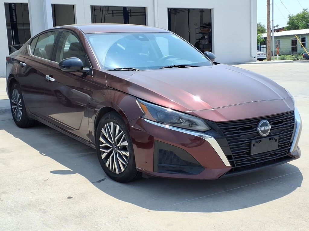 2024 Nissan Altima SV