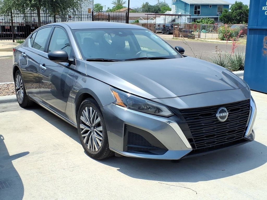 Certified 2024 Nissan Altima 2.5 SV Sedan