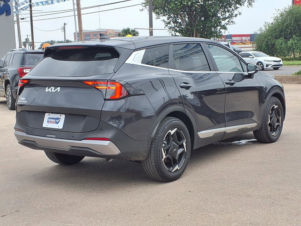 2026 Kia Sportage EX - Photo 8