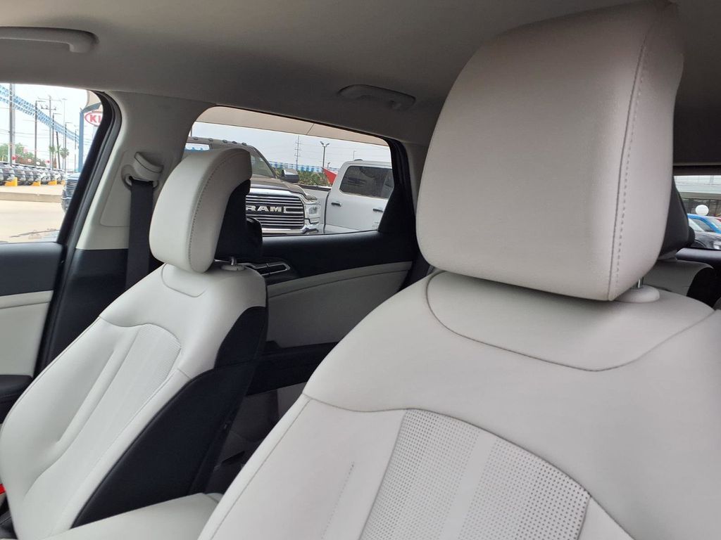 2026 Kia Sportage EX - Photo 18