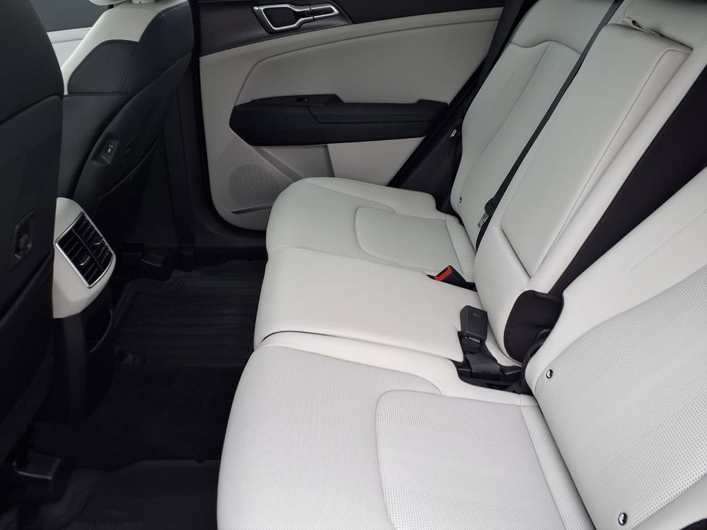 2026 Kia Sportage EX - Photo 12