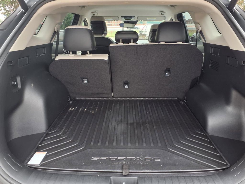 2026 Kia Sportage EX - Photo 11