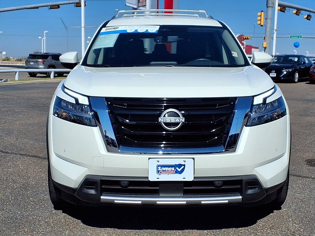 2024 Nissan Pathfinder SL photo 2