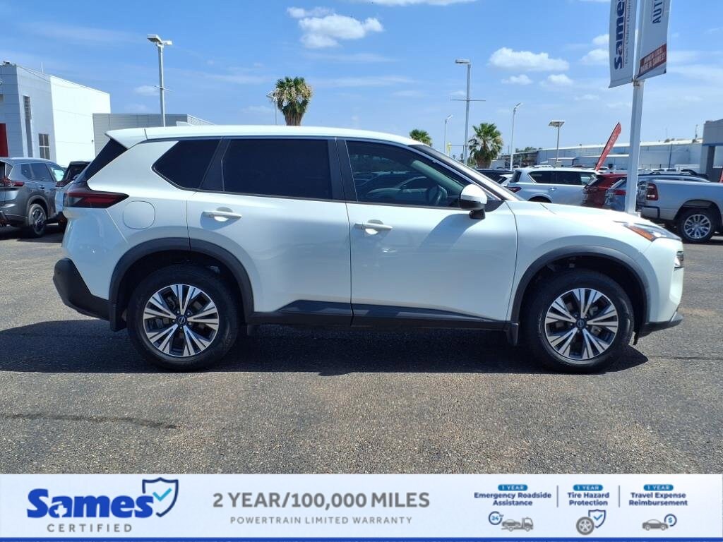 2022 Nissan Rogue SV photo 2
