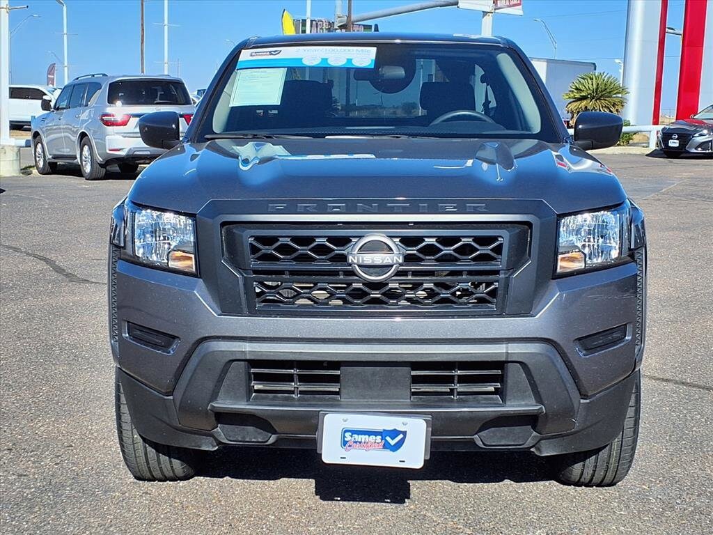 2022 Nissan Frontier S photo 2