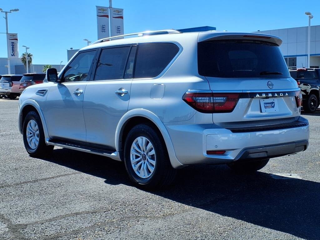 2022 Nissan Armada SV photo 3