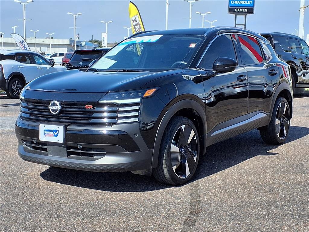2025 Nissan Kicks SR photo 2