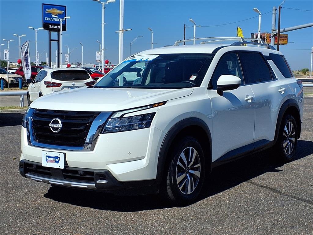 2024 Nissan Pathfinder SL photo 3