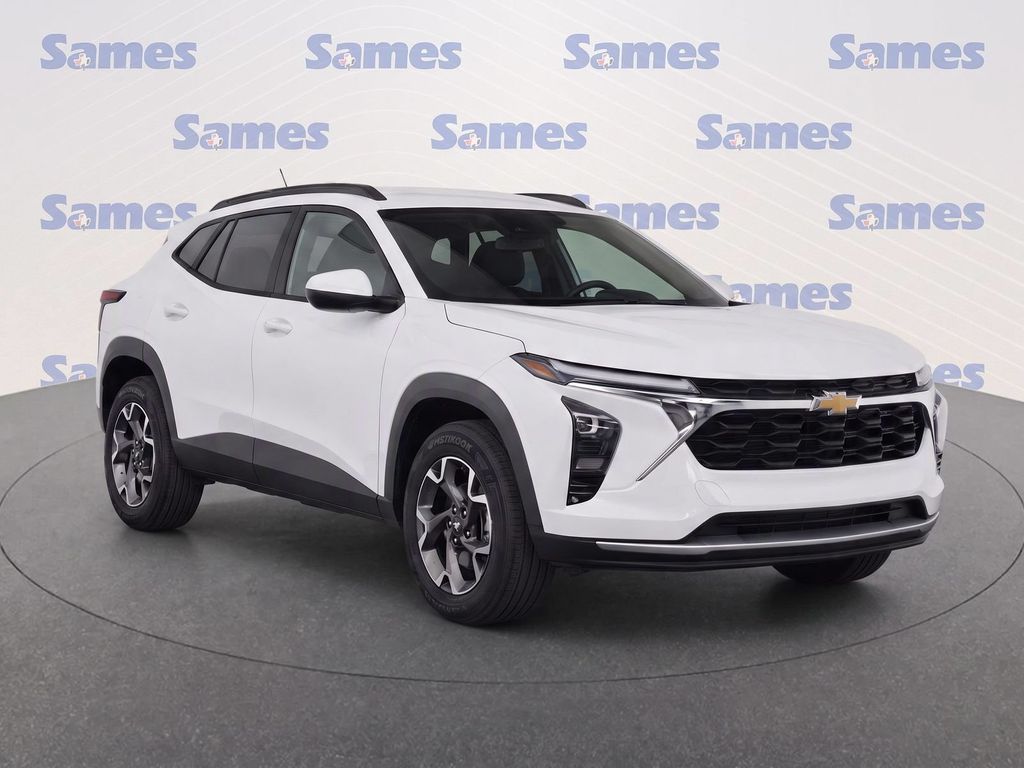 Used 2025 Chevrolet Trax LT