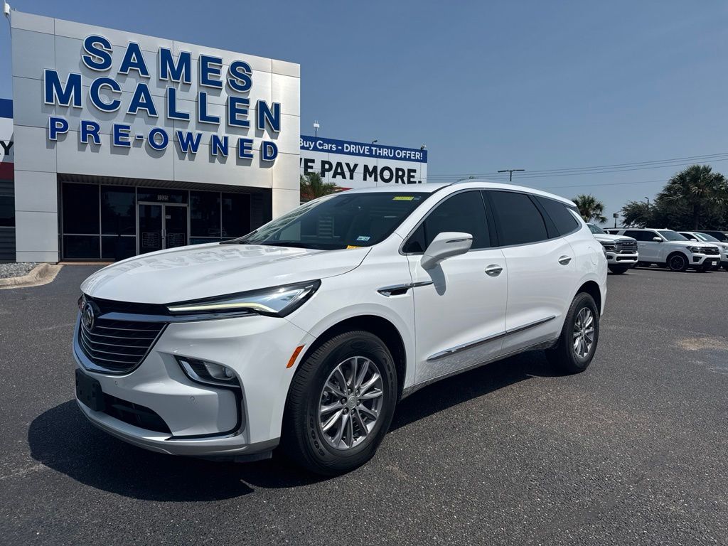 2022 Buick Enclave Essence's photo
