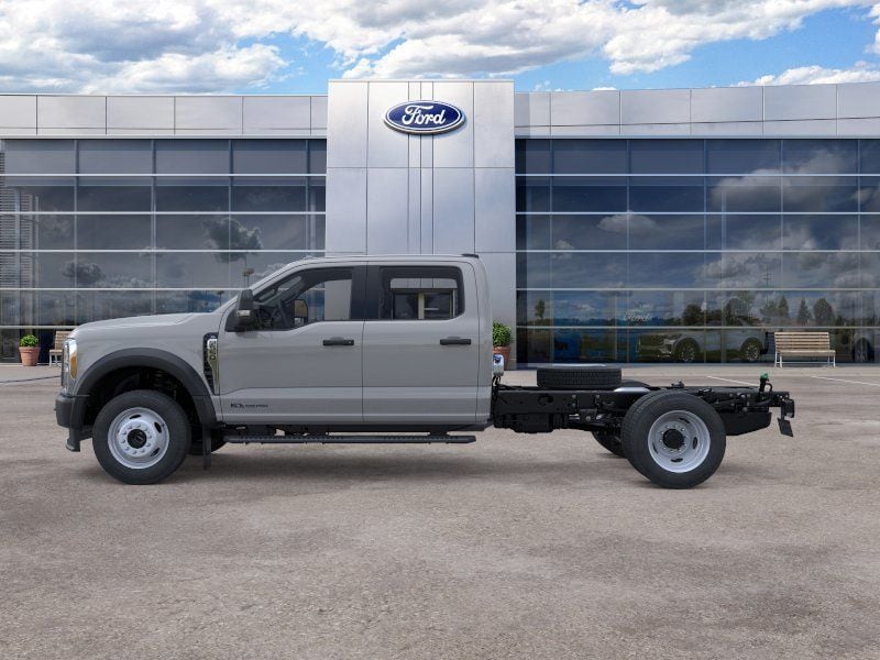 2026 Ford F-550 Super Duty Chassis Cab XL - Photo 3